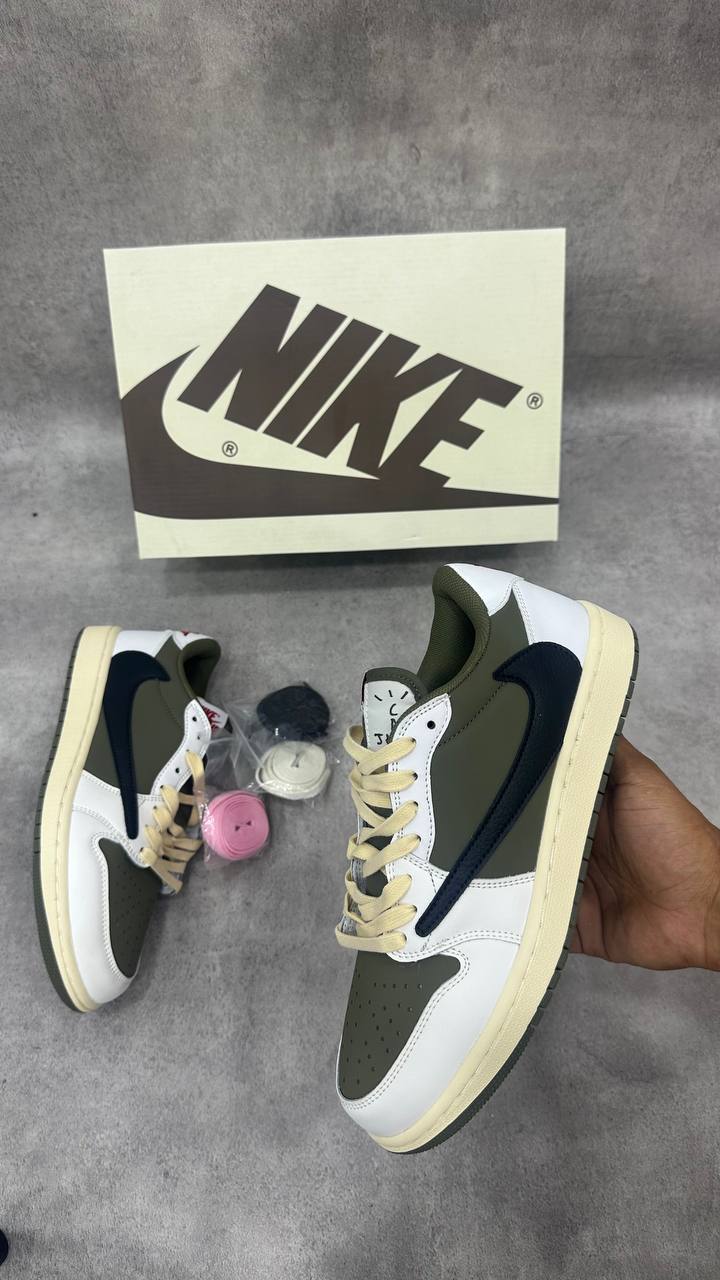 Jordan 1 Retro Low OG SP Travis Scott Olive moyen